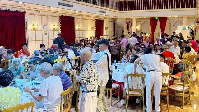 开元棋牌- 开元棋牌官方网站- APP下载探访沪上银发网红地：这里为何称老人百元一日聚“天花板”