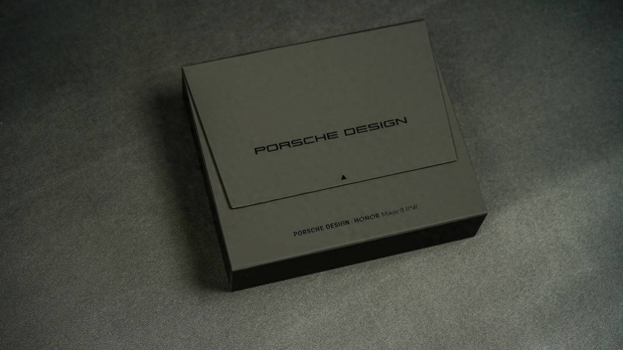 荣英超联赛免费高清直播+实时赛程+积分预测（2025赛季全覆盖）耀Magic8 RSR保时捷设计评测：超跑美学注入2亿超夜神影像 重新定义“超旗舰”