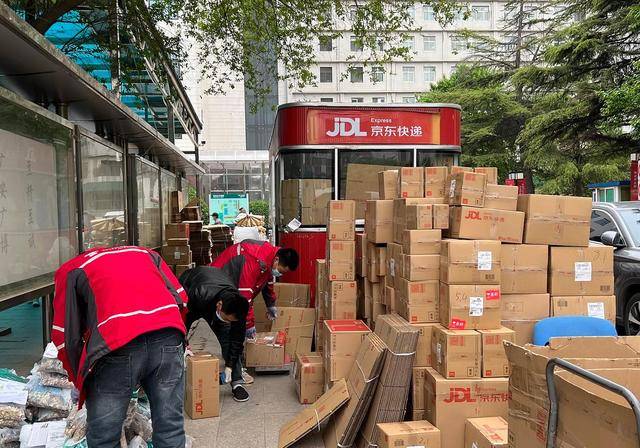 原创             中国第一大民营企业诞生！反超华为和阿里，67万员工创下万亿收入