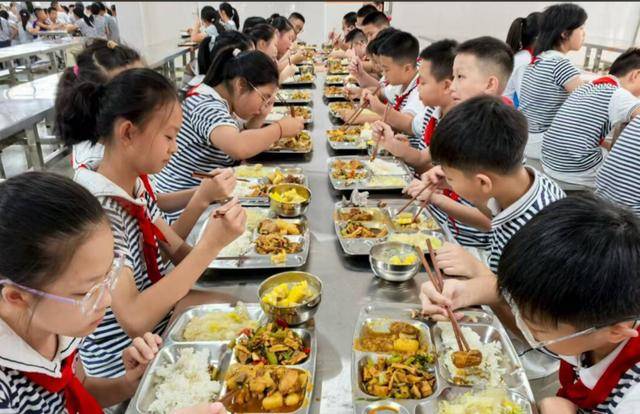 星空平台app官方下载北京下了死号召2027年尾前总共中小学