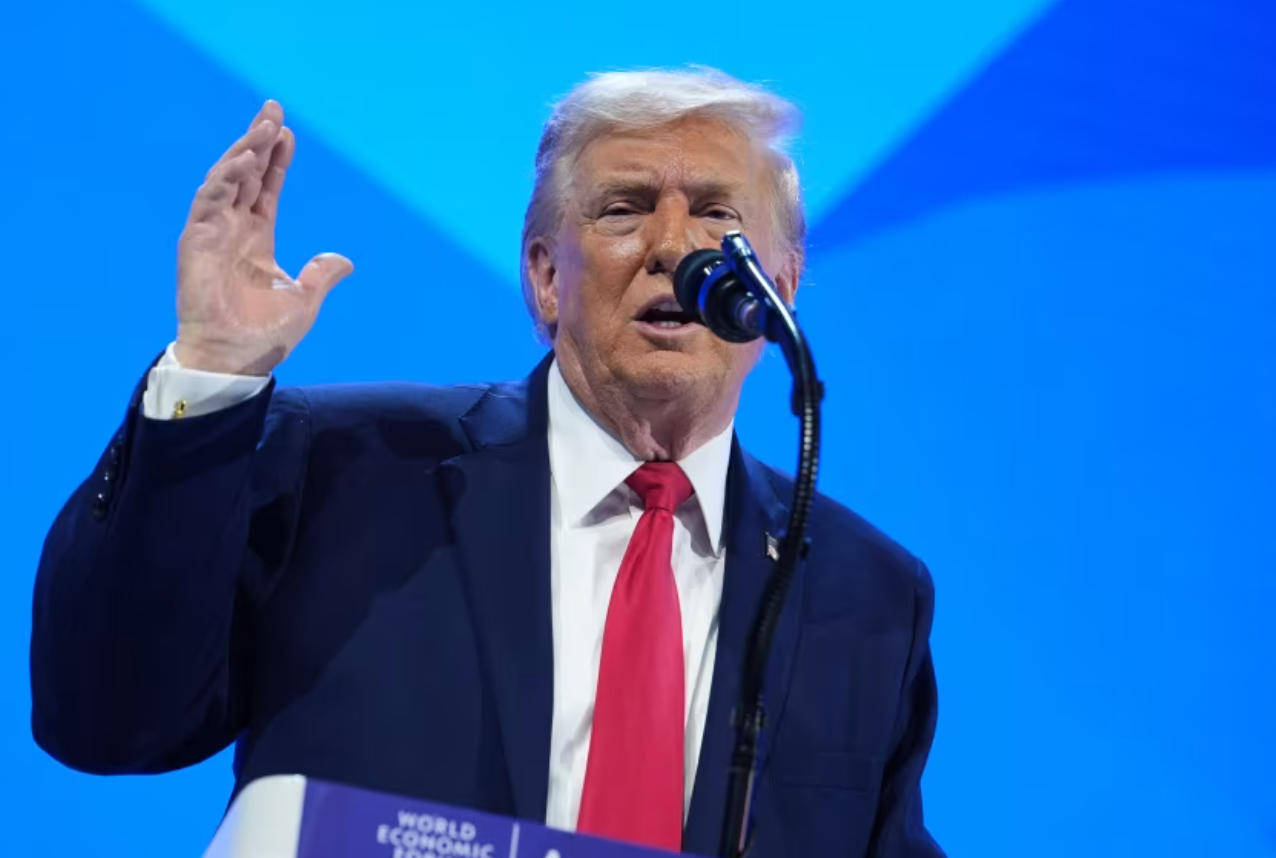 达沃斯精英盛宴下的特朗普：我有个朋友买了架飞机但他从来没用过