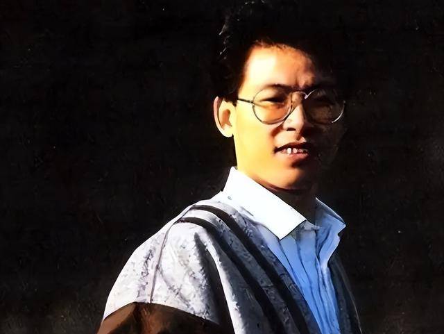 因春晚唱了一首歌，被封杀14年，如今身价过亿，却无偿捐给祖国