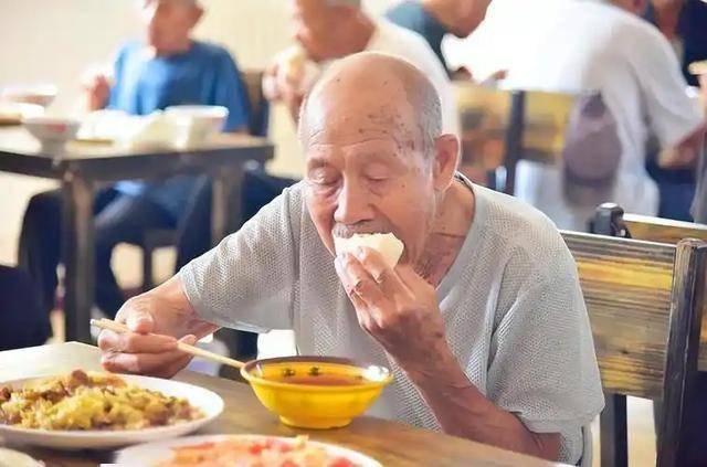 肾病忌食榜来了，盐仅仅排在第5位，前4个或许很多人都很喜欢