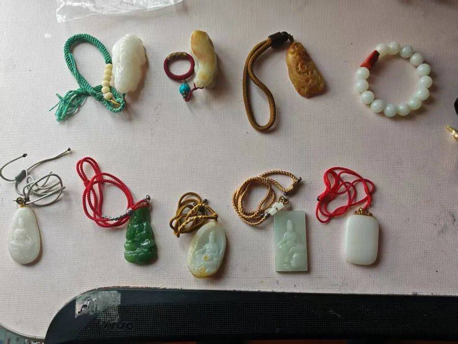 男子去世仅12分钟，保姆陆续转走其账户50万现金！收藏的玉器也被变卖……