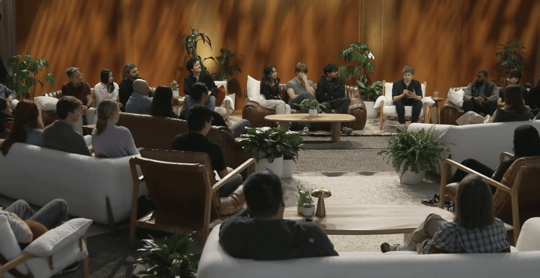 奥特曼承认OpenAI路线走偏了,以及“写代码将变得不再重要”