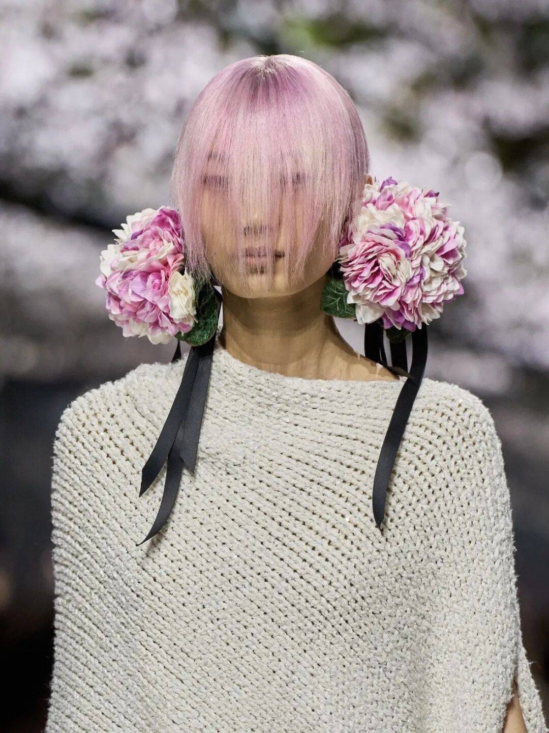 Jonathan_Anderson在DIOR的高级订制首秀，玩出了什么“花样”？