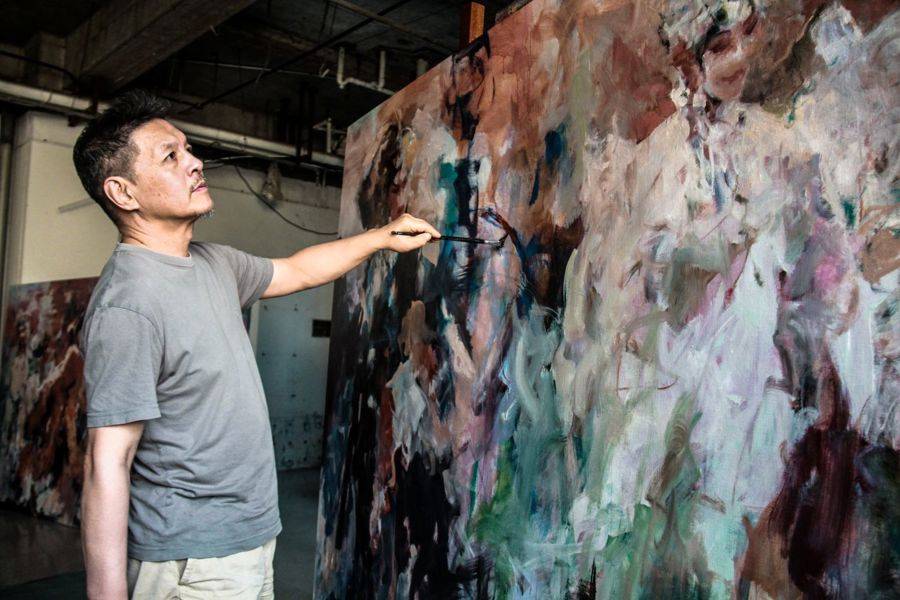 在梦幻绚丽的色块中显示“海派抽象”_搜狐网