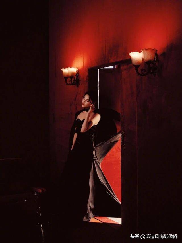 辛芷蕾微博之夜｜黑纱丝绒 × 香奈儿珠宝，冷艳优雅的顶奢张力