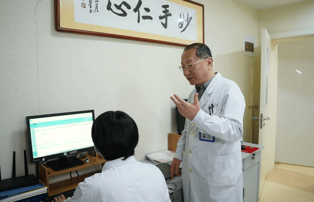 脑有没有萎缩，睡觉就知？睡觉时出现这4个症状，别不当回事