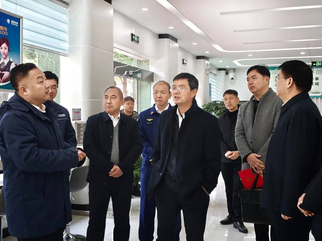 尹亮带队开展春节前安全生产检查暨慰问一线工作人员