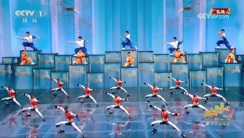 看着春晚，英媒想起马斯克这句：中国早就next level