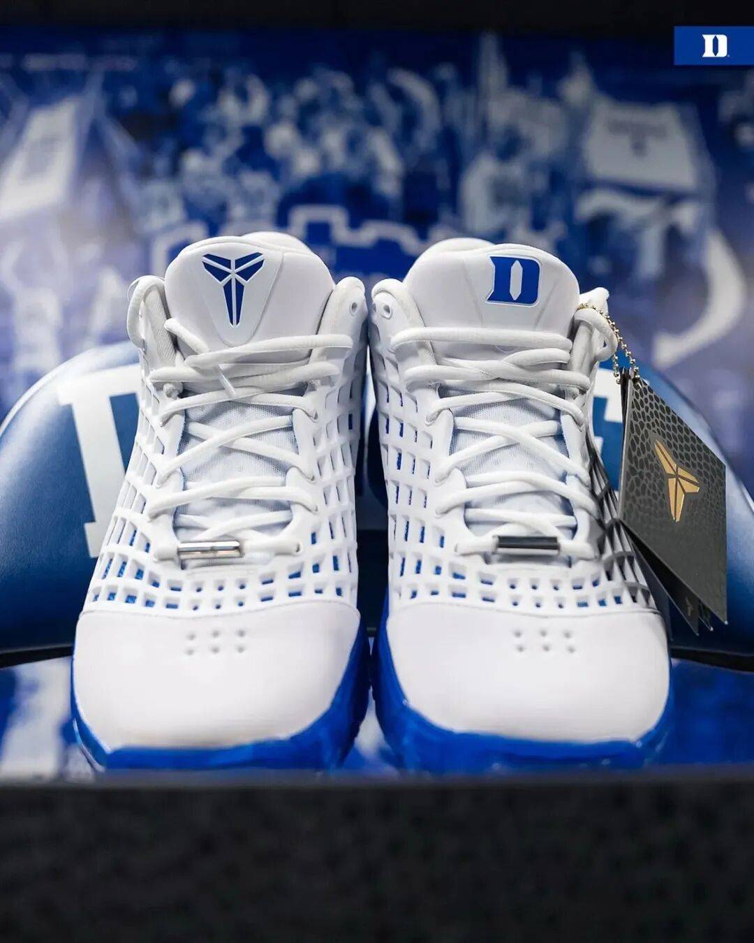 这双nike kobe 3 low protro duke pe 仅供杜克大学的球员使用并不