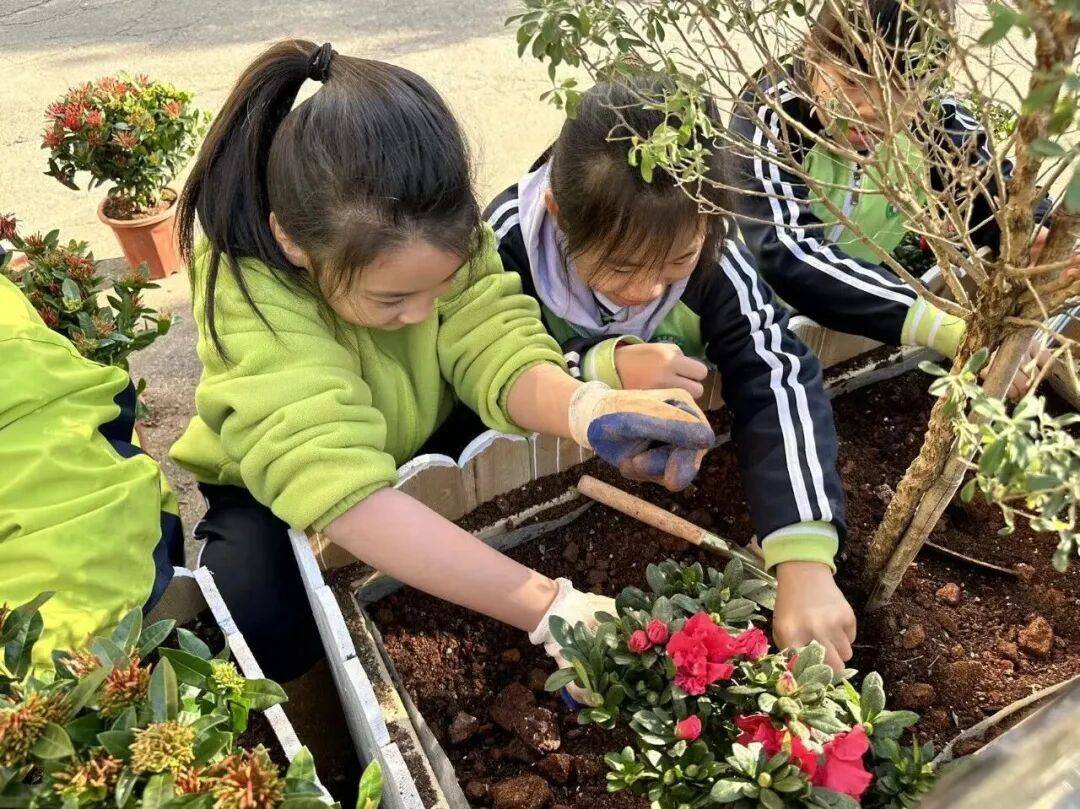 贺州：以“奋进之笔”书写“教育答卷”