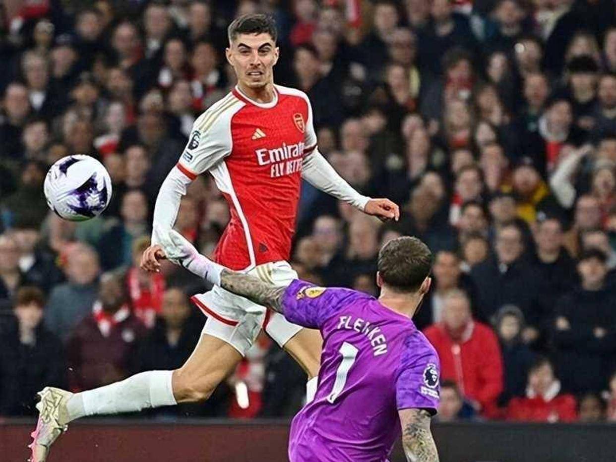 欧冠冷门频发！意甲劲旅折戟，阿森纳重振旗鼓，巴萨强势登顶