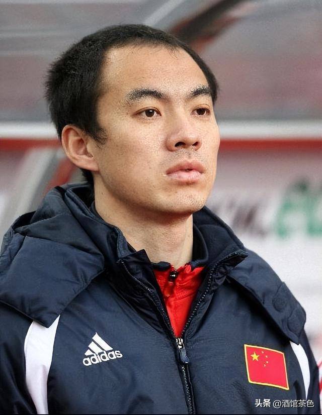 原来他俩是父子，父亲是国安名宿，儿子是U18新秀 已登陆英超球队