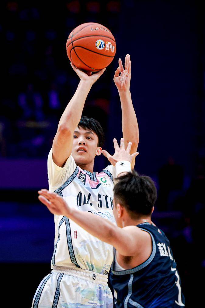 CBA全明星赛：南区明星队获胜 徐杰荣膺MVP
