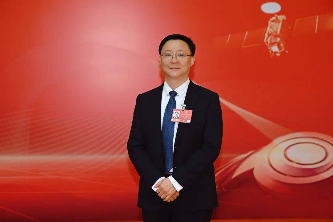 “一人公司”火了！全国人大代表、科大讯飞董事长刘庆峰：要完善配套支撑政策