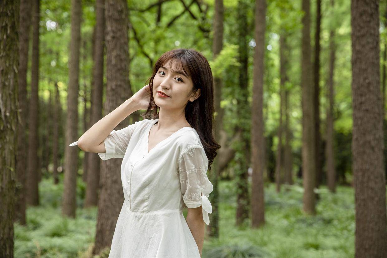 爱他美奶粉中惊现头发：客服称可以退货退款 消