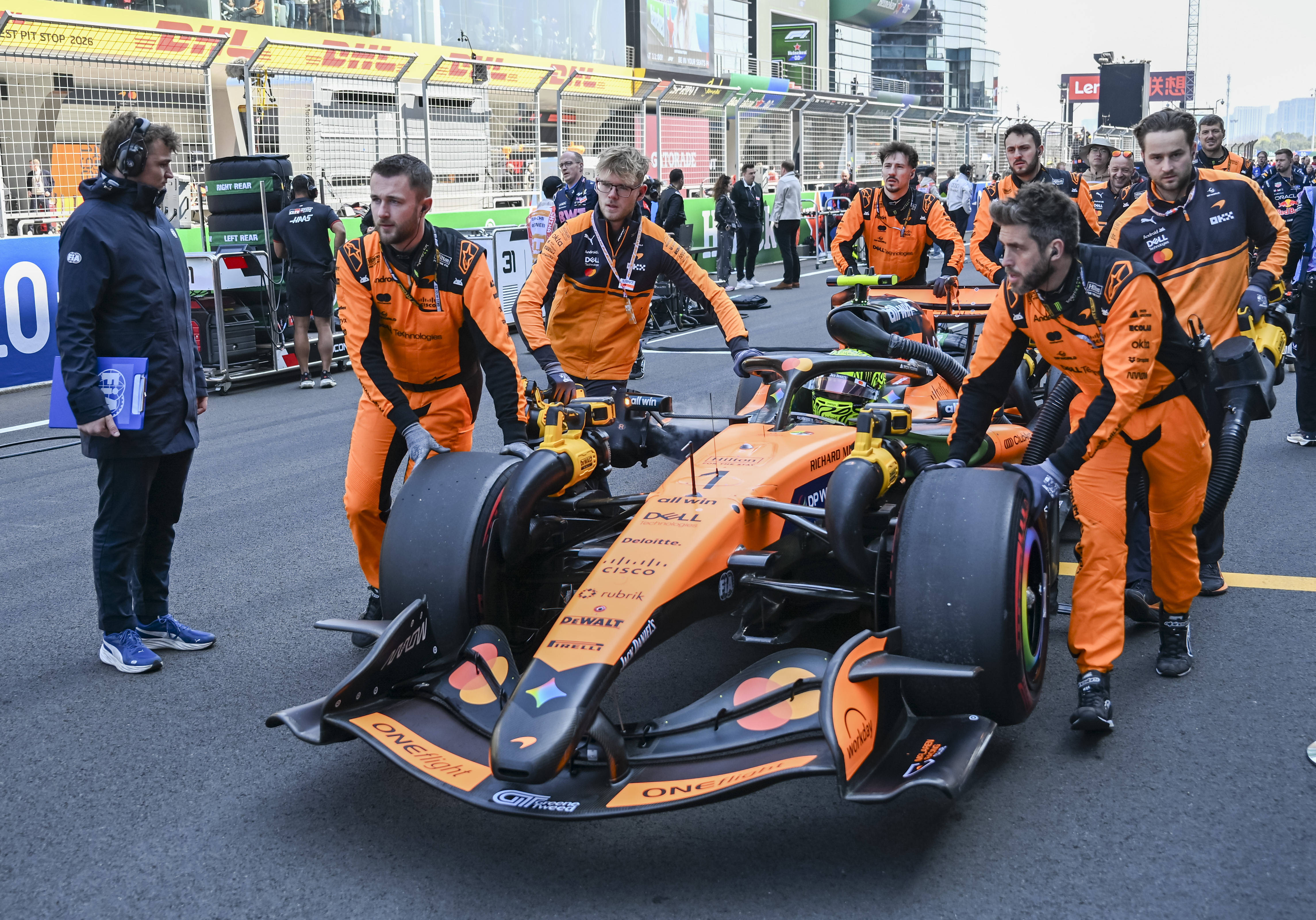 —f1中国大奖赛:冲刺赛赛况