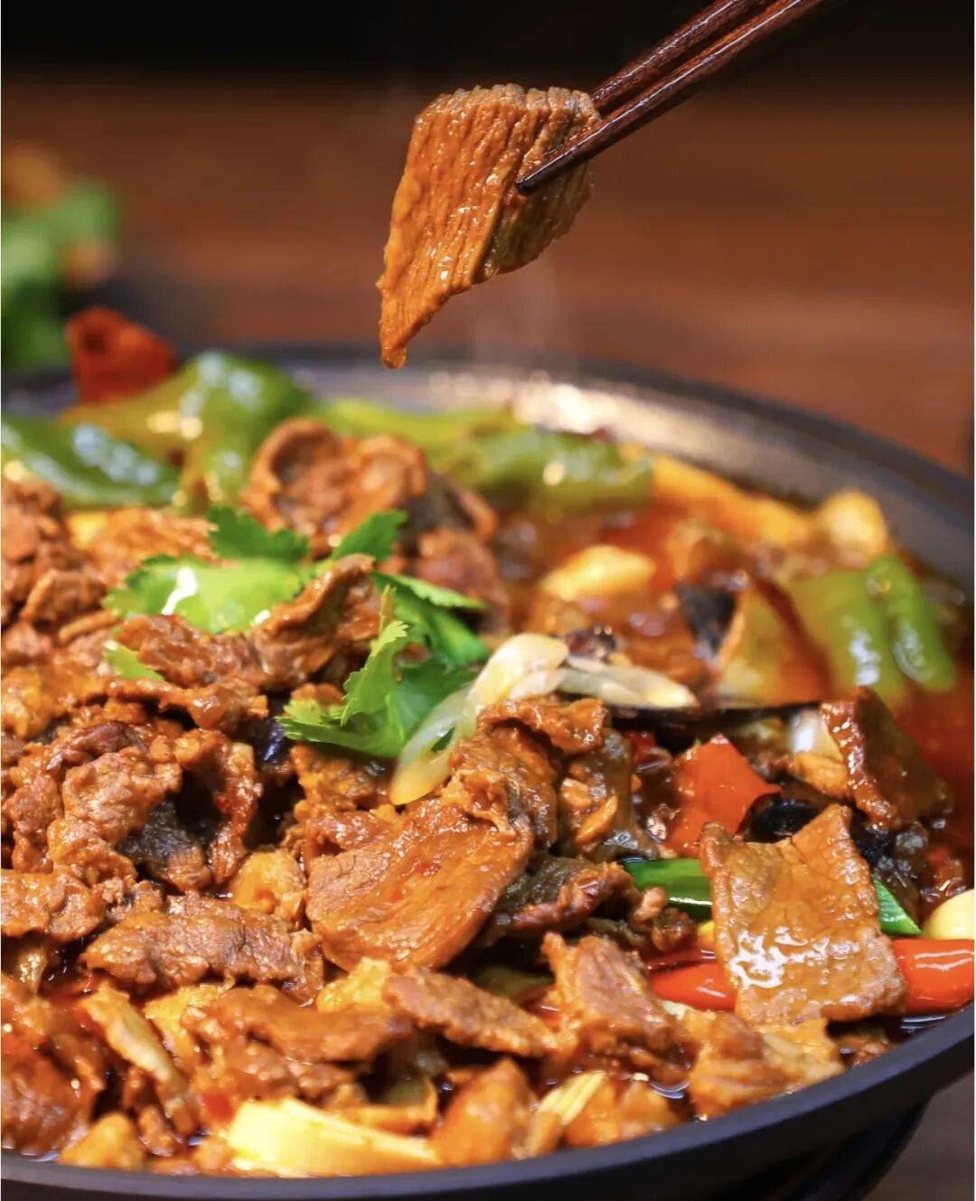 铁锅炖大鹅与牛肉锅子堪称双味绝唱