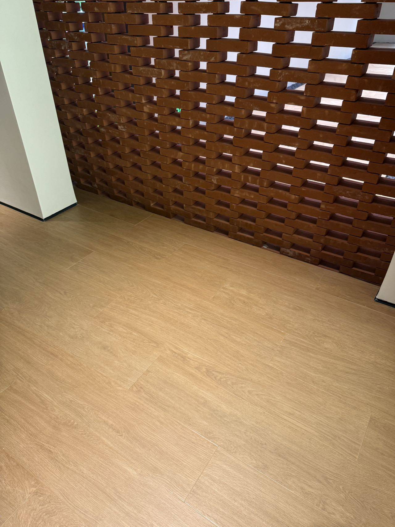 热议知名木纹砖品牌推荐,规格多样的木纹砖知名品牌价格多少_搜狐汽车_搜狐网