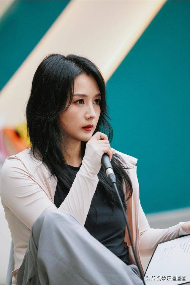 何洁曾说她们公司就靠跳楼机活着_道哥_首歌_娱乐