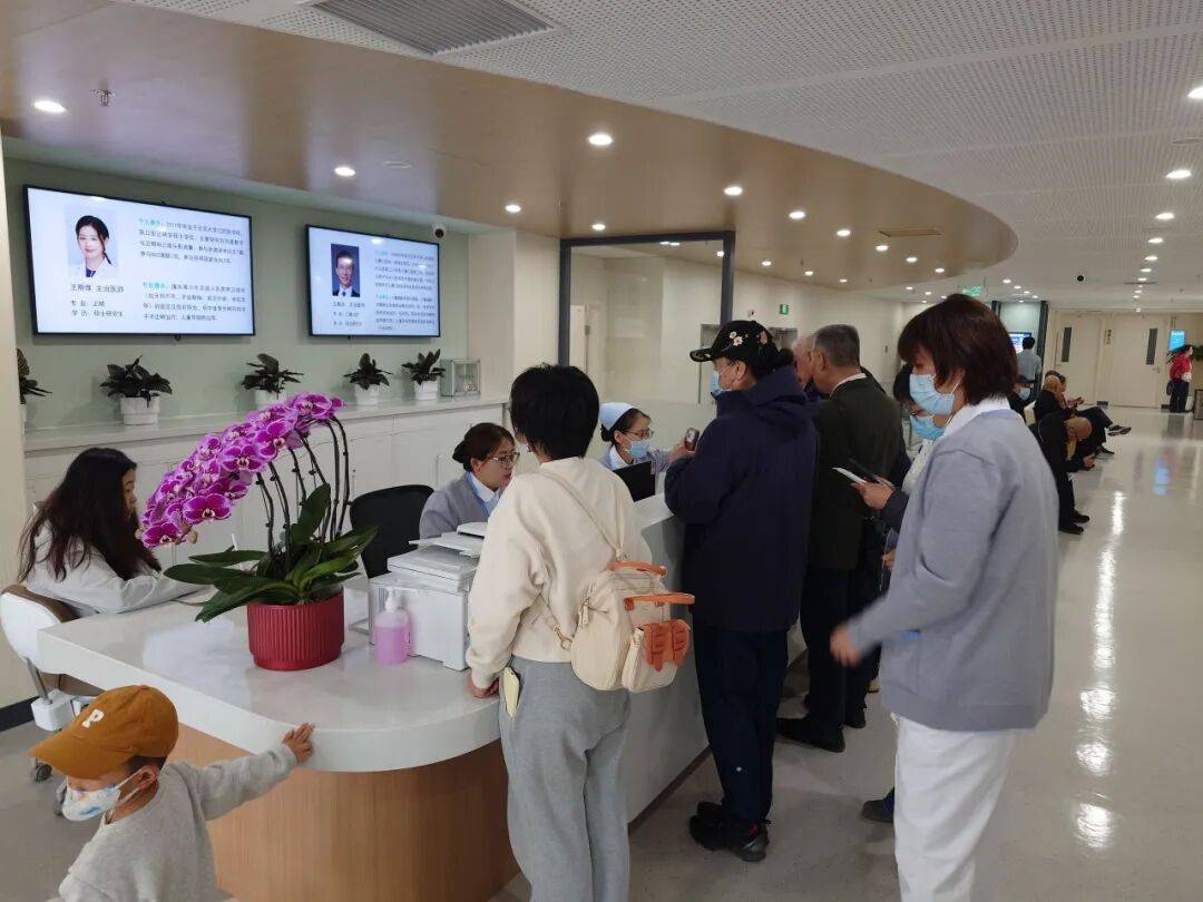 北京口腔医院代诊挂号服务来京就医食宿行全程安排，省心到底的简单介绍