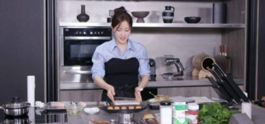 从女团成员到豪门太太！她首次公开新婚住宅，奢华程度令韩网友咂舌 插图3