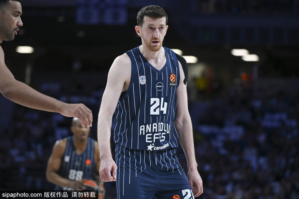 皇马更衣室地震：阿尔贝罗亚帅位岌岌可危，欧冠成救命稻草？