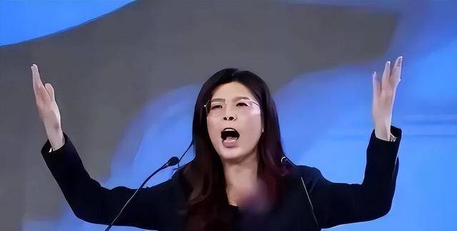 为了郑丽文专机能顺利落地，解放军果断亮出底牌，痛击台独要害