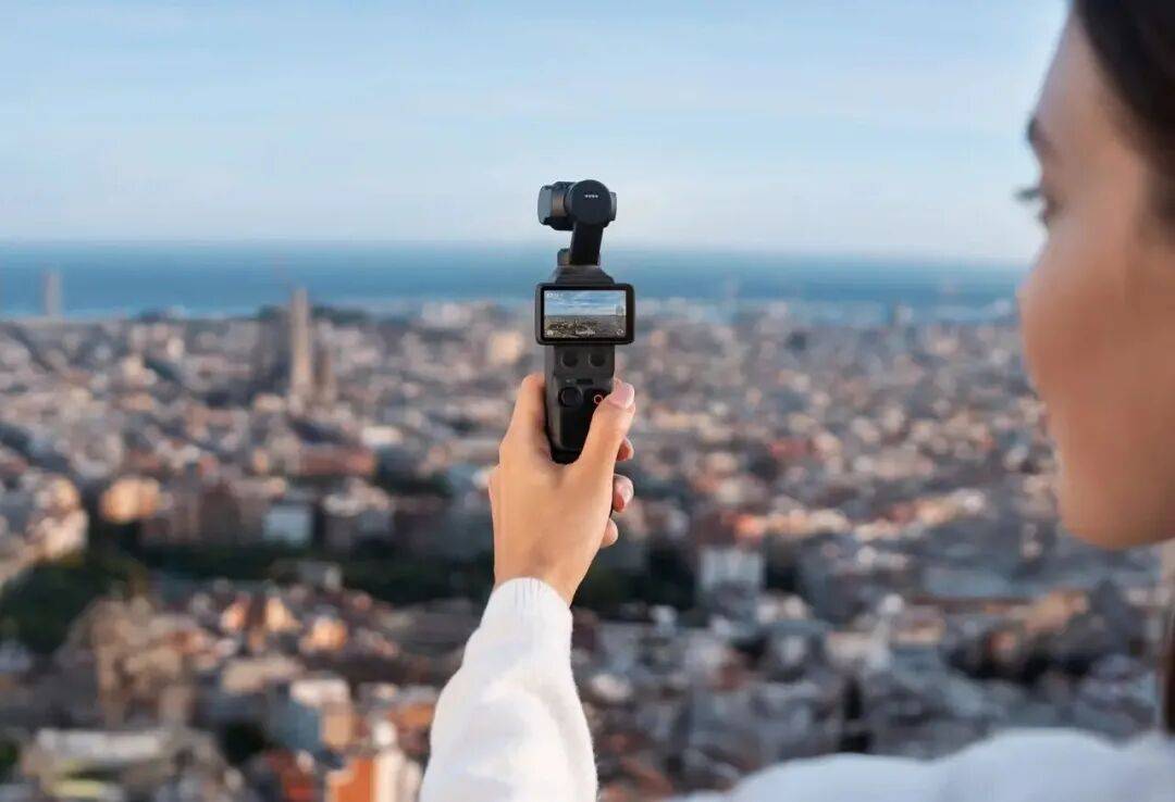 首批大疆Pocket4发热烫手？客服回应_市场_显示_相机