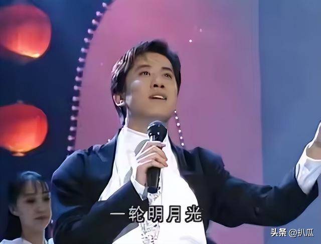 他8次上春晚，作死被捕入狱，如今56岁无人问津，沦落到四处走穴