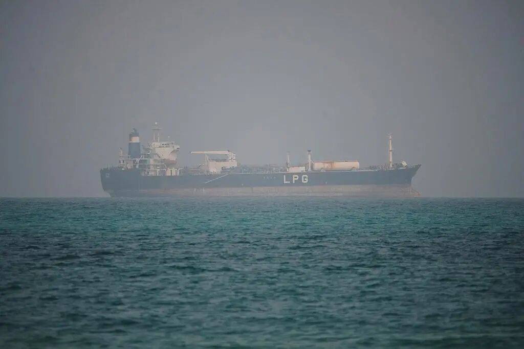伊朗：霍尔木兹海峡进出通道仍处于封锁状态，任何船只都无权通行