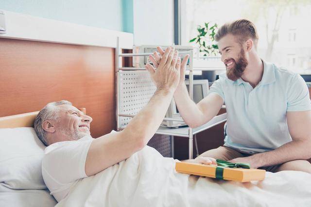 原创            49岁男子尿酸750，并发尿毒症离世，提醒：5种蔬菜是痛风帮凶
