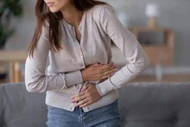 医生：心梗最危险信号，不是胸闷胸痛，而是频繁出现这5种异常