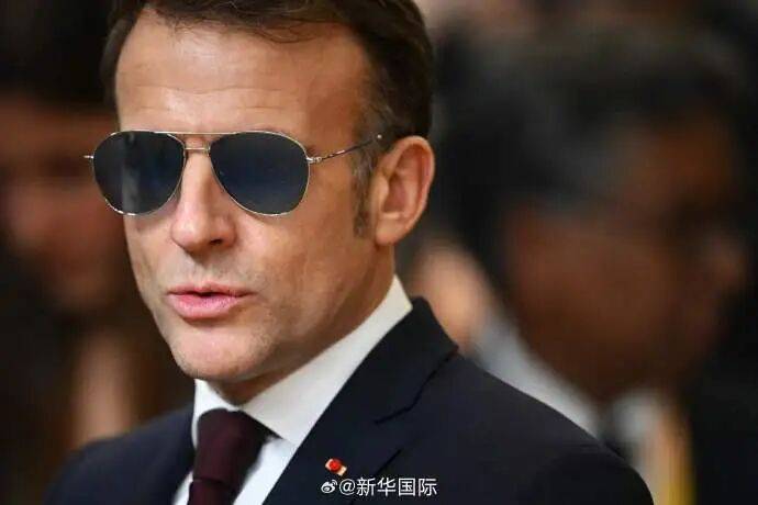 马克龙与伊朗总统通话后表示：向对方提议由法英牵头霍尔木兹海峡多国护航行动，呼吁各方“立即、无条件”解除封锁 ，并计划和特朗普磋商