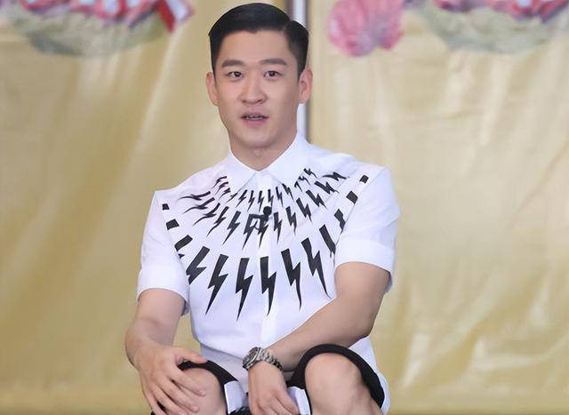曹云金2026相声全集台词_曹云金 欺师灭祖 争议 逆袭 听云轩 相声专场 万象更新 江阴音乐厅 票价 2026巡演