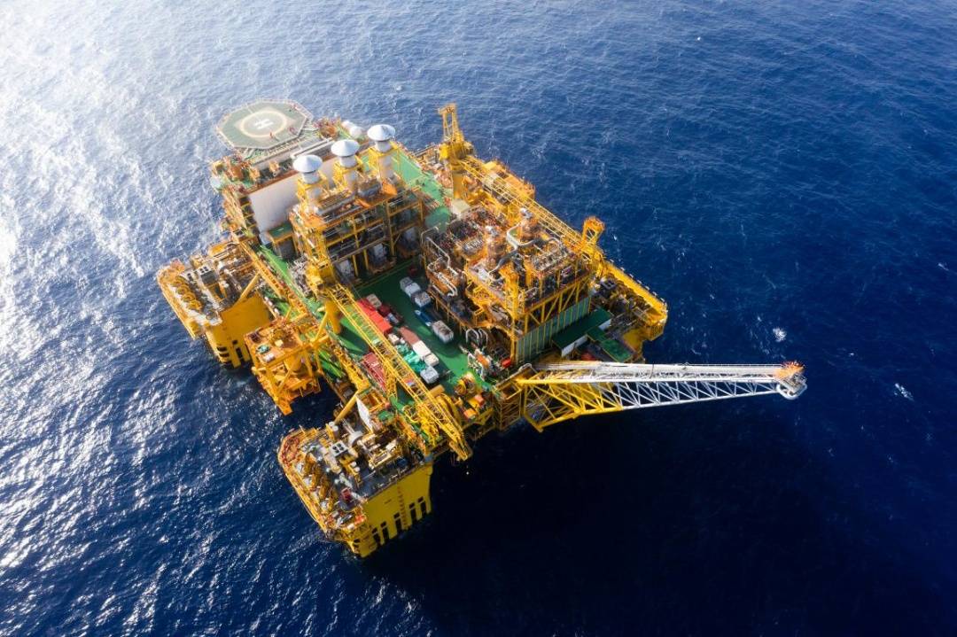 在水深1500米海域，為國家打“氣”海報