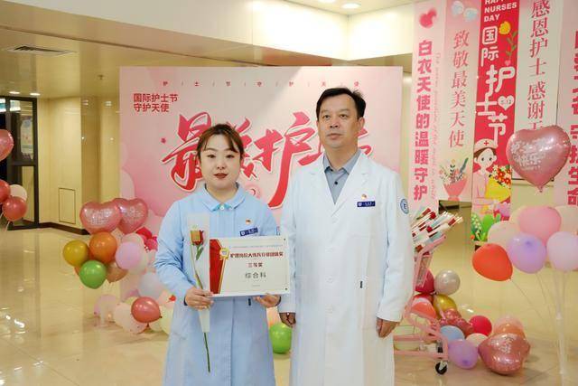 护士节·温馨丨鲜花、专属假期、职业写真……这场护士节的关怀够实在