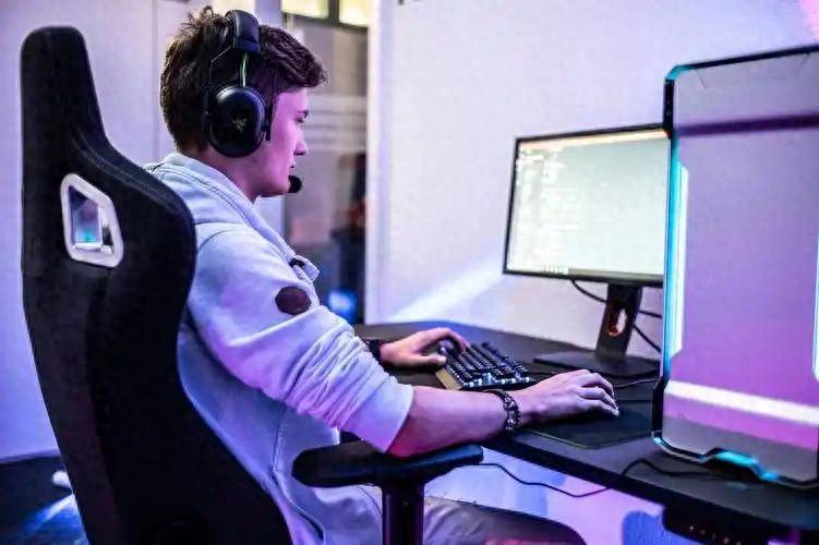 原创            说句不好听的：这个社会最忌惮的，可能莫过于男性的集体觉醒