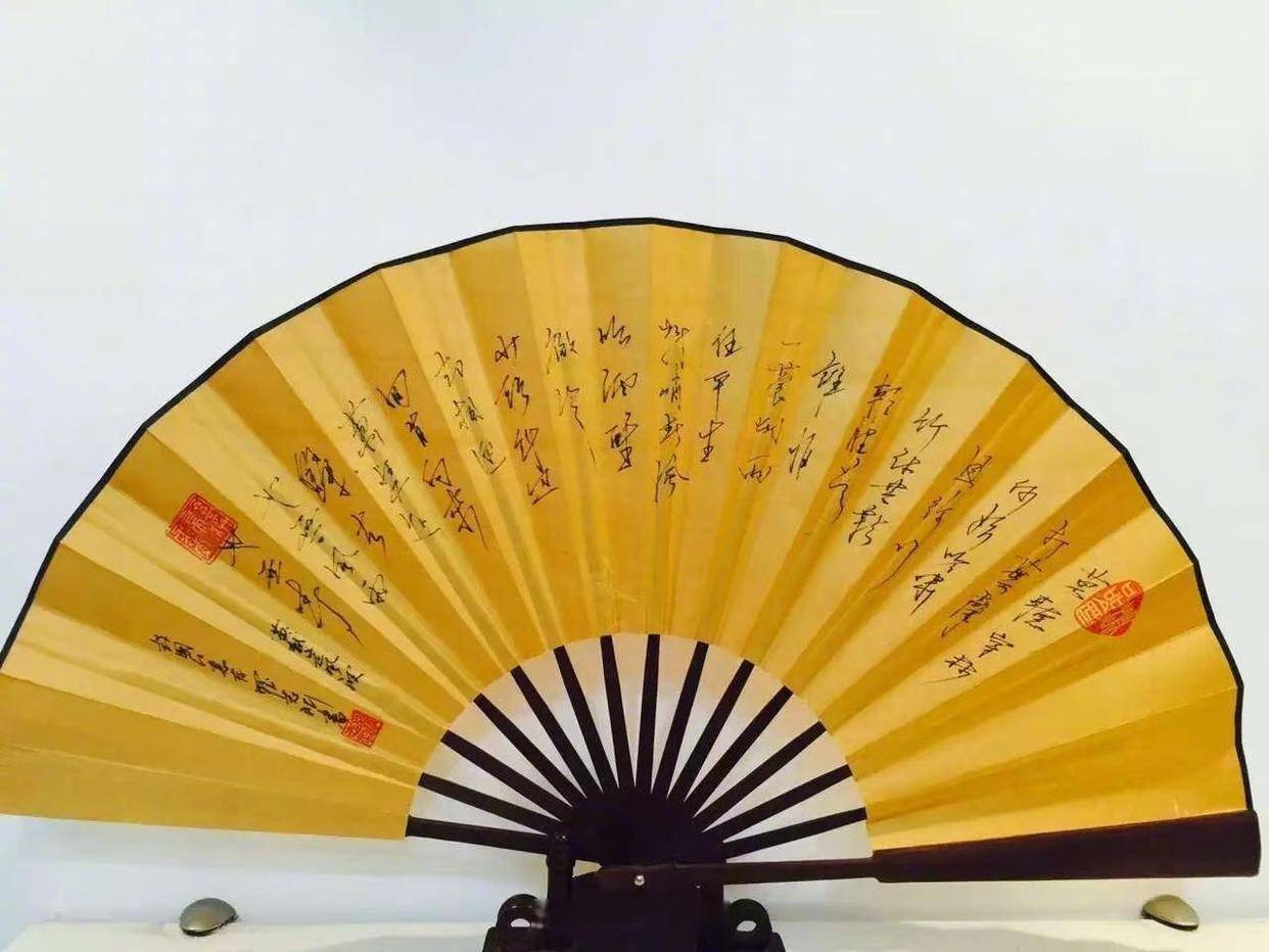 罗志渊的扇面书法，已成中国书法界独一无二的存在！在香港新加坡都有人收藏，因为我不会像范曾那样复制自己的作品，所以每幅作品都是绝版的！#罗志渊#