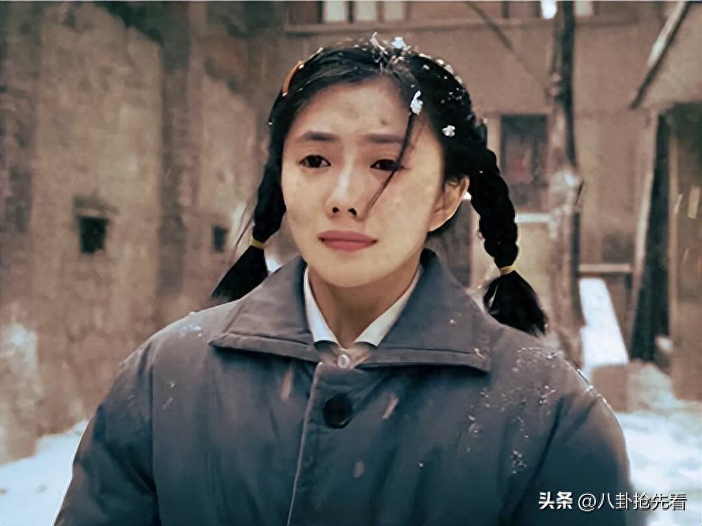 女演员千万别整容！26岁刘浩存和33岁杨紫对比 才明白张艺谋没说错