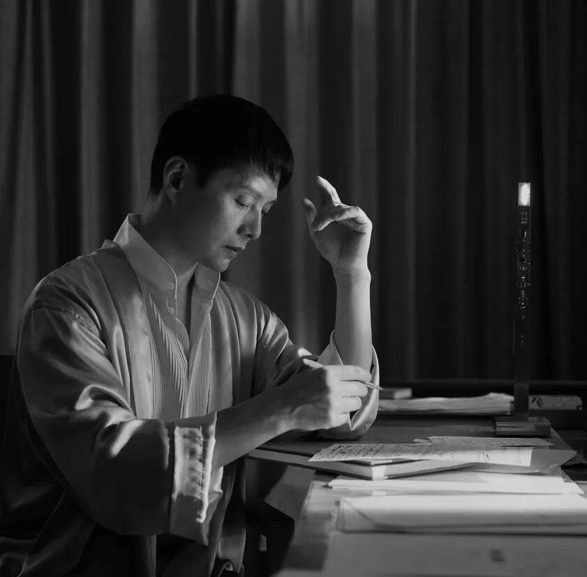 宝藏新书丨《当玫瑰亲吻白云》：在奥运《画卷》和《舞蹈风暴》之外的沈伟