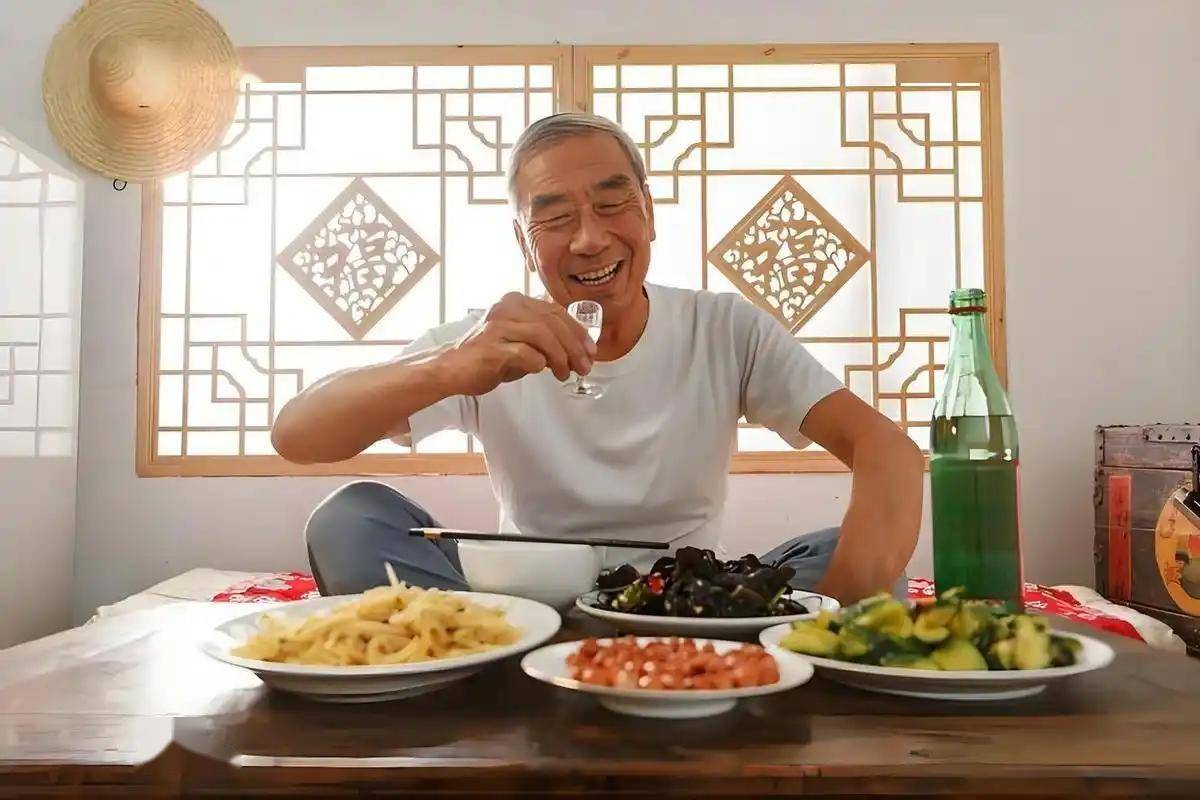 调查发现：男性若长期不喝酒，用不了半年，身体或出现这6个改变