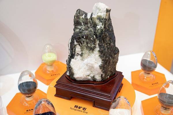 日媒紧盯：中国关键金属进口量飙升，“手上有牌”-华闻时空