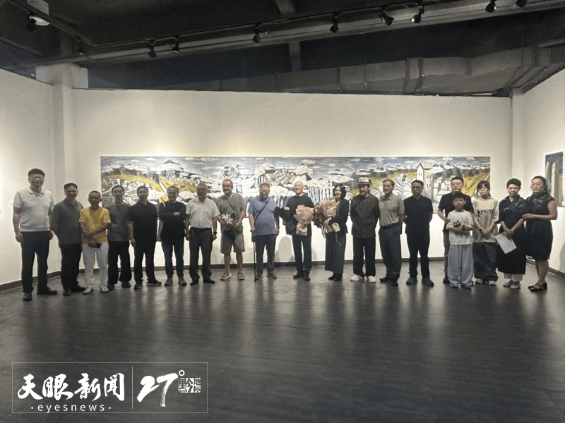 营造天真朴拙的美感｜“顽固者的城——胡吉宏的艺术实践”学术交流展在筑举行