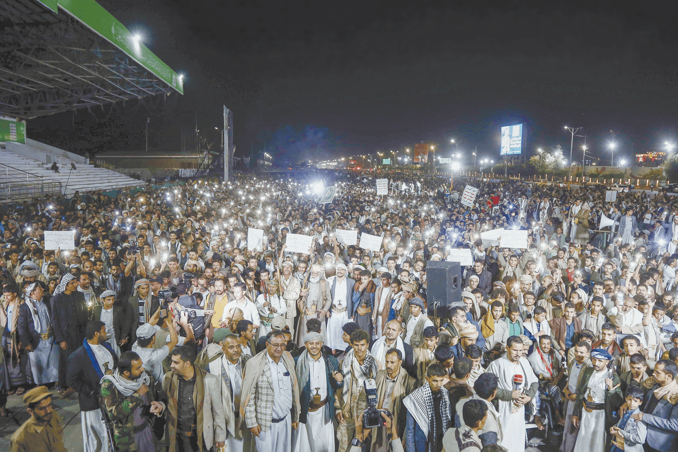 威胁关闭曼德海峡,加剧全球能源困境,胡塞武装“封锁”沙特,中东危机升级-华闻时空