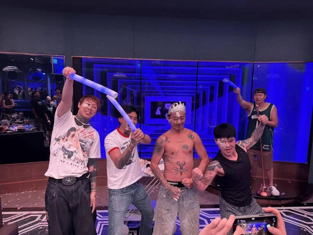Higher brothers合体给Melo过生日！