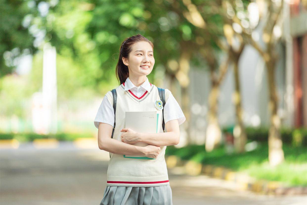 大学生分期买二手手机踩大坑：贷款6900