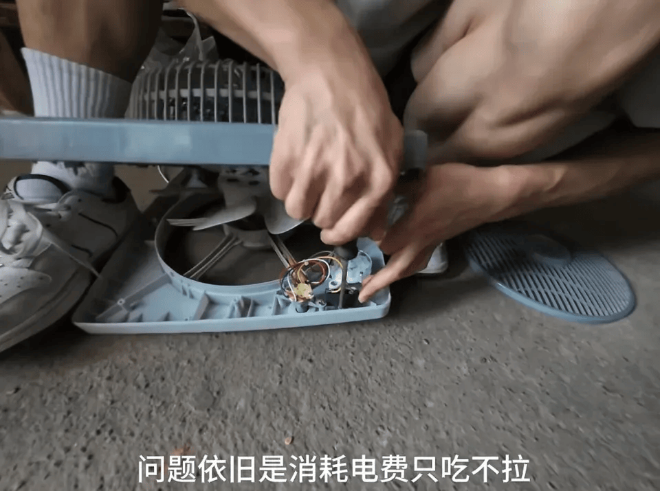 大学生下乡免费维修：去了几十个村子